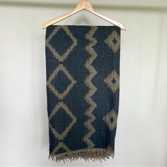 Aritzia Wilfred 100% wool diamond mosaic blanket scarf. - Picture 2 of 5